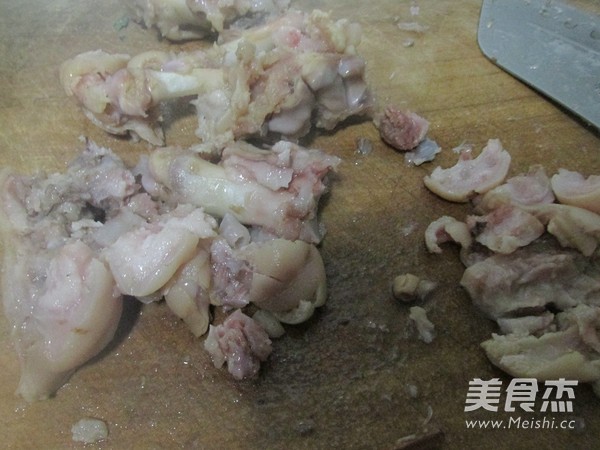 美味<a href=/shicai/rouqin/ZhuTi/index.html target=_blank><u>猪蹄</u></a>冻的做法