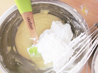 <a href=/shicai/guopin/PuTaoGan/index.html target=_blank><u><a href=/shicai/guopin/PuTao/index.html target=_blank><u>葡萄</u></a>干</u></a><a href=/shicai/guopin/ZhiMa/index.html target=_blank><u>芝麻</u></a><a href=zt/qifengdg target=_blank><u>戚风蛋糕</u></a>