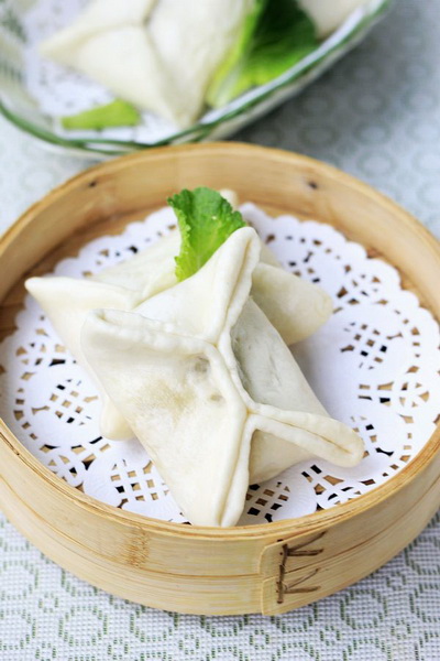 <a href=/shicai/shucai/BaiCai/index.html target=_blank><u>白菜</u></a><a href=/shicai/mimian/FenTiao/index.html target=_blank><u>粉条</u></a>肉包子的做法