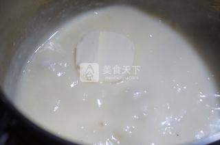 白兰地蛋奶酱夹心<a href=/shicai/mimian/MianBao/index.html target=_blank><u>面包</u></a>