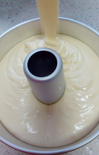 六寸中空海绵蛋糕