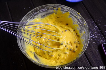 <a href=/shicai/guopin/BaiXiangGuo/index.html target=_blank><u>百香果</u></a><a href=zt/qifengdg target=_blank><u>戚风蛋糕</u></a>步骤8