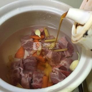 <a href=/shicai/shucai/LuoBo/index.html target=_blank><u>萝卜</u></a><a href=/shicai/rouqin/PaiGu/index.html target=_blank><u>排骨</u></a>汤