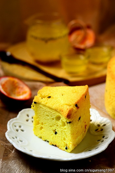 <a href=/shicai/guopin/BaiXiangGuo/index.html target=_blank><u>百香果</u></a><a href=zt/qifengdg target=_blank><u>戚风蛋糕</u></a>的做法