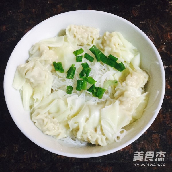 番茄云吞<a href=/shicai/mimian/MiFen/index.html target=_blank><u>米粉</u></a>的做法