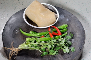 虎皮烧椒拌<a href=/shicai/rouqin/NiuDu/index.html target=_blank><u>牛肚</u></a>步骤1