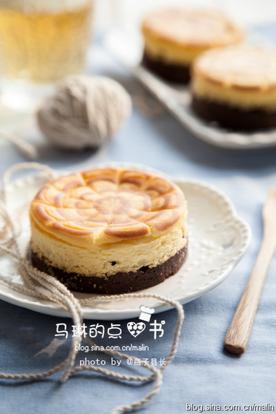 烤布朗尼<a href=/shicai/mimian/ZhiShi/index.html target=_blank><u>芝士</u></a>蛋糕的做法