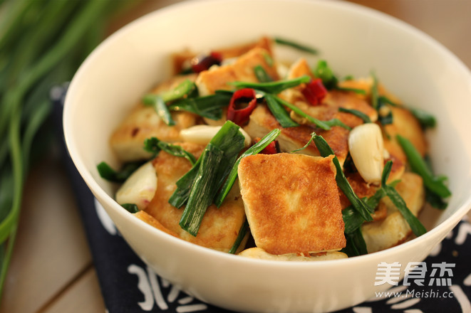 <a href=/shicai/shucai/JiuCai/index.html target=_blank><u>韭菜</u></a>炒臭<a href=/shicai/mimian/DouFu/index.html target=_blank><u>豆腐</u></a>的做法