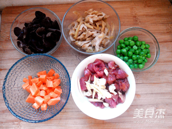 <a href=/shicai/shucai/ZhaCai/index.html target=_blank><u>榨菜</u></a>炒肉的做法