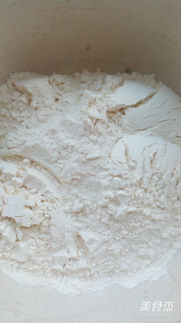 <a href=/shicai/shucai/LianOu/index.html target=_blank><u>莲<a href=/shicai/shucai/Ou/index.html target=_blank><u>藕</u></a></u></a><a href=/shicai/rouqin/ZhuRou/index.html target=_blank><u>猪肉</u></a>饺子的做法