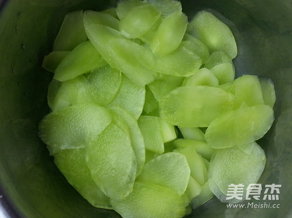 凉拌<a href=/shicai/shucai/WoSun/index.html target=_blank><u>莴笋</u></a>的做法