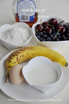 枫糖<a href=/shicai/guopin/XianJiao/index.html target=_blank><u>香蕉</u></a>松饼步骤1