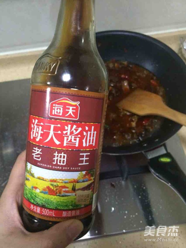 香笋烧<a href=/shicai/rouqin/NiuRou/index.html target=_blank><u>牛肉</u></a>的做法