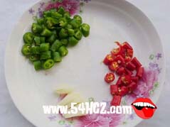 酸辣<a href=/shicai/shucai/KongXinCai/index.html target=_blank><u>空心菜</u></a>梗的做法2