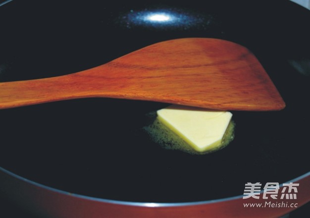 <a href=/shicai/mimian/SuanNai/index.html target=_blank><u>酸奶</u></a>溜<a href=/shicai/shucai/CanDou/index.html target=_blank><u>蚕豆</u></a>糕的做法