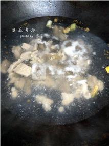 <a href=/shicai/shucai/SiGua/index.html target=_blank><u>丝瓜</u></a>肉汤