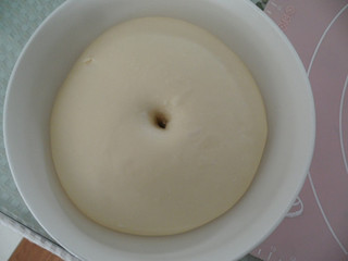 野葱<a href=/shicai/rouqin/XiangChang/index.html target=_blank><u>香肠</u></a><a href=/shicai/mimian/MianBao/index.html target=_blank><u>面包</u></a>