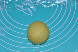 <a href=/shicai/shucai/NanGua/index.html target=_blank><u>南瓜</u></a><a href=/shicai/guopin/ManYueMei/index.html target=_blank><u>蔓越莓</u></a>乳酪包