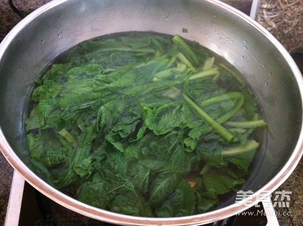 <a href=/shicai/mimian/HeiDou/index.html target=_blank><u>黑豆</u></a>面<a href=/shicai/shucai/XiaoBaiCai/index.html target=_blank><u>小<a href=/shicai/shucai/BaiCai/index.html target=_blank><u>白菜</u></a></u></a>素饺子的做法