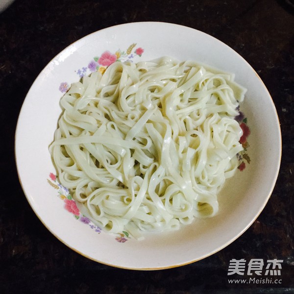 番茄<a href=/shicai/rouqin/JiDan/index.html target=_blank><u>鸡蛋</u></a>面的做法