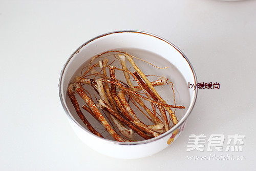 #苏泊尔#五指毛<a href=/shicai/guopin/Tao/index.html target=_blank><u>桃</u></a>煲猪骨汤的做法