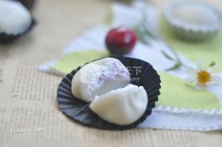 微波<a href=/shicai/shucai/ZiShu/index.html target=_blank><u>紫薯</u></a>雪媚娘