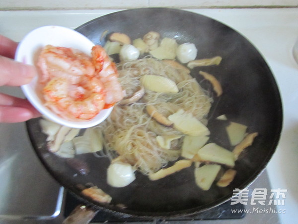 台式新竹炒<a href=/shicai/mimian/MiFen/index.html target=_blank><u>米粉</u></a>的做法