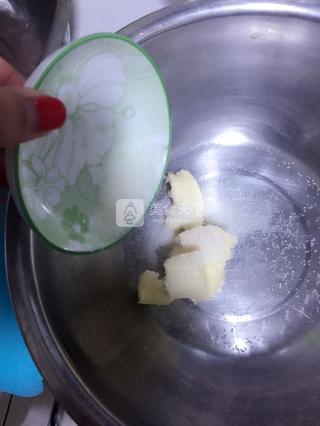 <a href=/shicai/guopin/BoLuo/index.html target=_blank><u>菠萝</u></a>酥皮泡芙