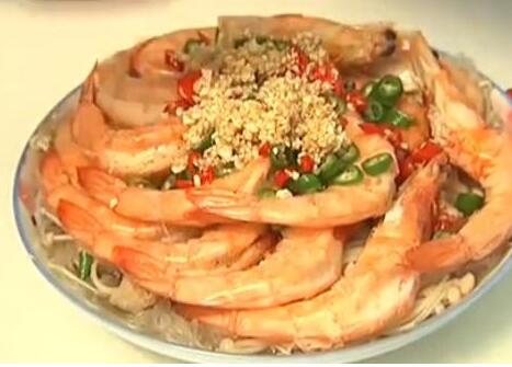 夏日无油烟的快手菜——金针<a href=/shicai/mimian/FenSi/index.html target=_blank><u>粉丝</u></a>清蒸虾怎么做?