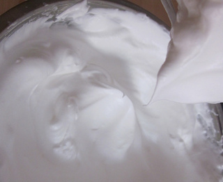 <a href=/shicai/guopin/PuTaoGan/index.html target=_blank><u><a href=/shicai/guopin/PuTao/index.html target=_blank><u>葡萄</u></a>干</u></a><a href=/shicai/guopin/ZhiMa/index.html target=_blank><u>芝麻</u></a><a href=zt/qifengdg target=_blank><u>戚风蛋糕</u></a>