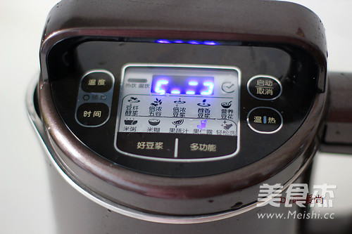 <a href=/shicai/shucai/YinEr/index.html target=_blank><u>银耳</u></a>雪<a href=/shicai/guopin/Li/index.html target=_blank><u>梨</u></a>露的做法