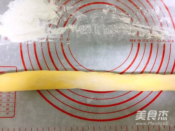 <a href=/shicai/shucai/YuanBaiCai/index.html target=_blank><u>圆<a href=/shicai/shucai/BaiCai/index.html target=_blank><u>白菜</u></a></u></a><a href=/shicai/rouqin/ZhuRou/index.html target=_blank><u>猪肉</u></a>水饺的做法