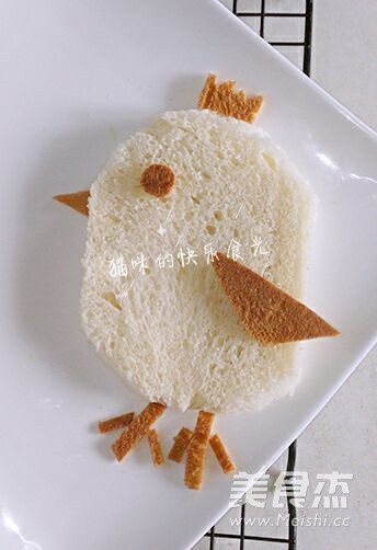 早餐---小鸟<a href=/shicai/mimian/MianBao/index.html target=_blank><u>面包</u></a>的做法