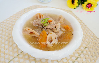 腔排<a href=/shicai/shucai/LianOu/index.html target=_blank><u>莲<a href=/shicai/shucai/Ou/index.html target=_blank><u>藕</u></a></u></a>养生汤