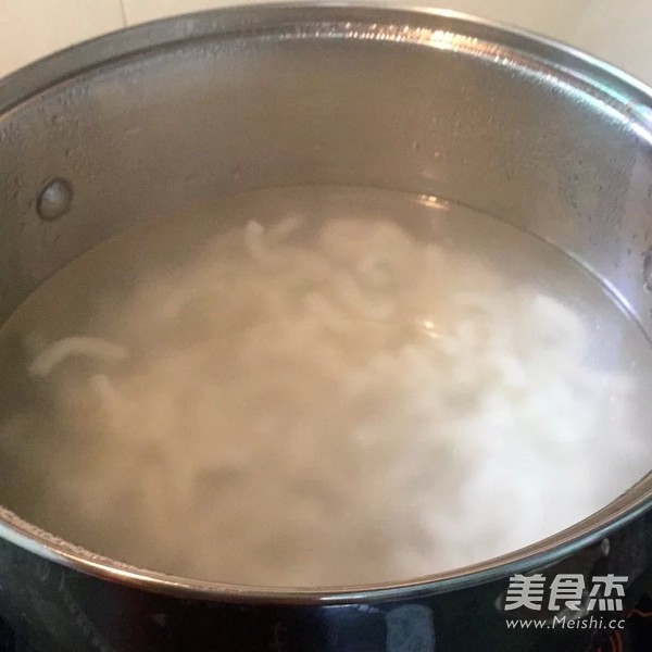 <a href=/shicai/shucai/CaiJiao/index.html target=_blank><u>菜椒</u></a>通心粉的做法