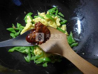 <a href=/shicai/rouqin/NiuRou/index.html target=_blank><u>牛肉</u></a>酱尖椒炒<a href=/shicai/rouqin/JiDan/index.html target=_blank><u>鸡蛋</u></a>