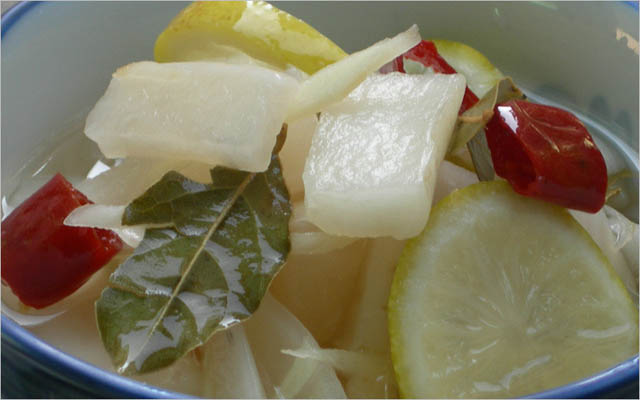 白口<a href=/shicai/shucai/LuoBo/index.html target=_blank><u>萝卜</u></a>泡菜