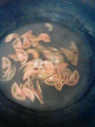 <a href=/shicai/shucai/XiHongShi/index.html target=_blank><u>西红柿</u></a><a href=/shicai/rouqin/JiDan/index.html target=_blank><u>鸡蛋</u></a>汤