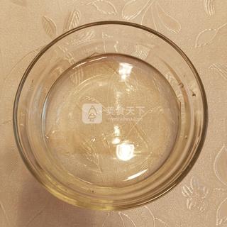 <a href=/shicai/guopin/CaoMei/index.html target=_blank><u>草莓</u></a>卡仕达慕斯蛋糕