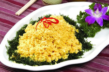 <a href=/shicai/shuichanpin/15533.html target=_blank><u>蟹黄</u></a>蛋