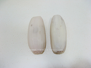 腔排<a href=/shicai/shucai/LianOu/index.html target=_blank><u>莲<a href=/shicai/shucai/Ou/index.html target=_blank><u>藕</u></a></u></a>养生汤