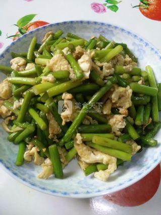 <a href=/shicai/rouqin/JiDan/index.html target=_blank><u>鸡蛋</u></a>炒熟蒜苔