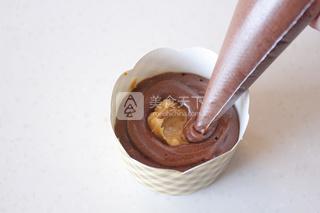 <a href=/shicai/guopin/HuaSheng/index.html target=_blank><u>花生</u></a><a href=/shicai/mimian/QiaoKeLi/index.html target=_blank><u>巧克力</u></a>蛋糕