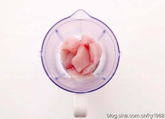 蒸<a href=/shicai/shuichanpin/YuWan/index.html target=_blank><u>鱼丸</u></a>Uz.jpg