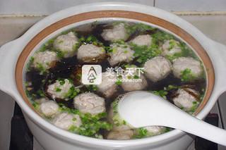 <a href=/shicai/shuichanpin/YuWan/index.html target=_blank><u>鱼丸</u></a><a href=/shicai/shuichanpin/ZiCai/index.html target=_blank><u>紫菜</u></a>汤
