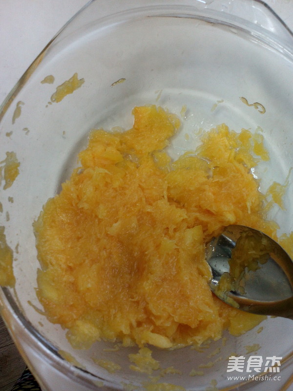 豆沙小<a href=/shicai/shucai/NanGua/index.html target=_blank><u>南瓜</u></a>的做法