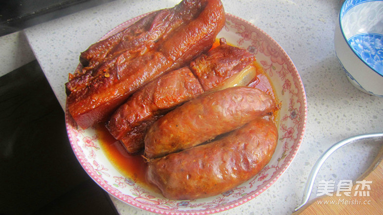 <a href=/shicai/shucai/XingBaoGu/index.html target=_blank><u><a href=/shicai/guopin/Xing/index.html target=_blank><u>杏</u></a>鲍菇</u></a>炒<a href=/shicai/rouqin/LaRou/index.html target=_blank><u>腊肉</u></a>的做法