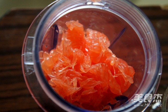 <a href=/shicai/rouqin/Xue/index.html target=_blank><u>血</u></a>柚汁的做法