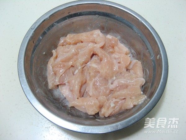 #感恩节#<a href=/shicai/rouqin/ZhengJi/index.html target=_blank><u>鸡肉</u></a><a href=/shicai/shucai/XiangGu/index.html target=_blank><u>香菇</u></a><a href=/shicai/shucai/YouCai/index.html target=_blank><u>油菜</u></a>的做法