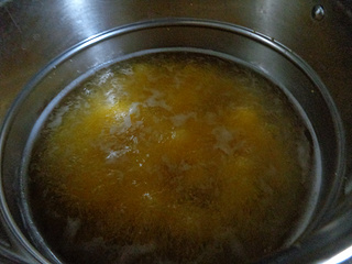 <a href=/shicai/mimian/YuMi/index.html target=_blank><u>玉米</u></a>渣<a href=/shicai/shucai/BaiHe/index.html target=_blank><u>百合</u></a>粥